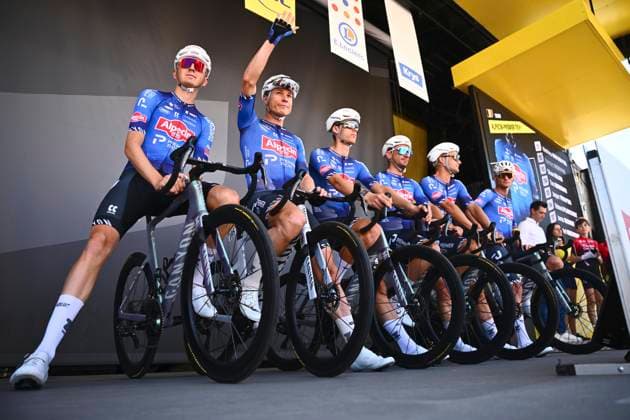 Tour de France 2026 Stage 17 VOIRON, FRANCE - JULY 22 : Philipsen Jasper (BEL) of Alpecin - Premier Tech during stage 17 of the 113rd edition of Tour de France an UCI World Tour 2.UWT cycling road race stage for Men Elite of 175 km with start in Chambery and finish in Voiron on July 22, 2026 in Voiron, France, 22 07 2026 ( Motordriver Kurt Vandenborre - Voiron France  Copyright: xGvgx