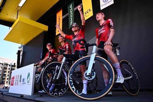 Tour de France 2026 Stage 17 VOIRON, FRANCE - JULY 22 : team Lotto Intermarche during stage 17 of the 113rd edition of Tour de France an UCI World Tour 2.UWT cycling road race stage for Men Elite of 175 km with start in Chambery and finish in Voiron on July 22, 2026 in Voiron, France, 22 07 2026 ( Motordriver Kurt Vandenborre - Voiron France  Copyright: xGvgx