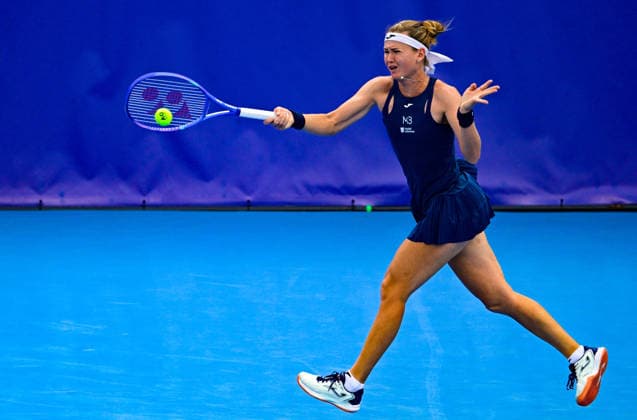 Marie Bouzkova of Czech Republic returns a ball to Carol Young Suh Lee of USA during the women s WTA, Tennis Damen 250 Livesport Prague Open 2026 tennis tournament match, on July 22, 2026, in Prague, Czech Republic. (CTKxPhoto RomanxVondrous) CTKPhotoP2026072203472  CTKPhotoP2026072203472