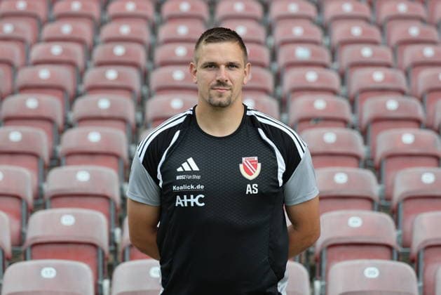 Alexander Sebald (Tormarttrainer); FC Energie Cottbus; 2.Liga, Porträttermin 2026 2027 Fussball 2. Liga 2026 2027 Offizieller Portraitermin FC Energie Cottbus *** Alexander Sebald, Goalkeeper Coach for FC Energie Cottbus (2. Bundesliga), Portrait Session 2026–2027, Soccer (2. Bundesliga) 2026–2027, Official Portrait Session for FC Energie Cottbus