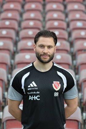 Bastian Rost (Physiotherapeut); FC Energie Cottbus; 2.Liga, Porträttermin 2026 2027 Fussball 2. Liga 2026 2027 Offizieller Portraitermin FC Energie Cottbus *** Bastian Rost, Physical Therapist for FC Energie Cottbus (2nd Division), Portrait Session 2026–2027, Soccer (2nd Division) 2026–2027, Official Portrait Session for FC Energie Cottbus