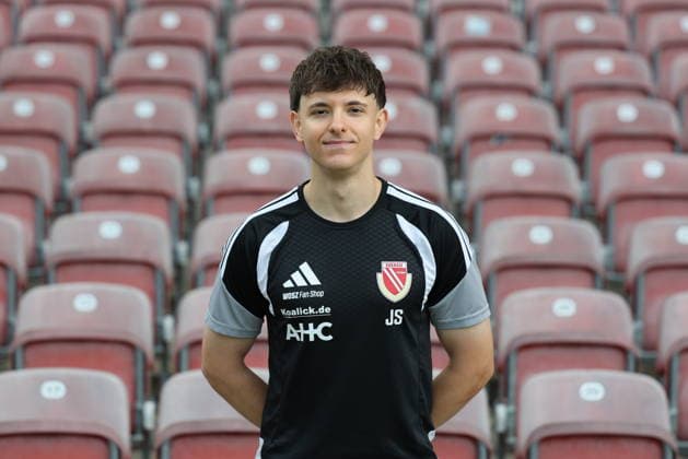 Josua Skratek (Fitnesstrainer); FC Energie Cottbus; 2.Liga, Porträttermin 2026 2027 Fussball 2. Liga 2026 2027 Offizieller Portraitermin FC Energie Cottbus *** Josua Skratek, Fitness Coach for FC Energie Cottbus (2. Bundesliga), Portrait Session 2026–2027, Soccer (2. Bundesliga) 2026–2027, Official Portrait Session for FC Energie Cottbus