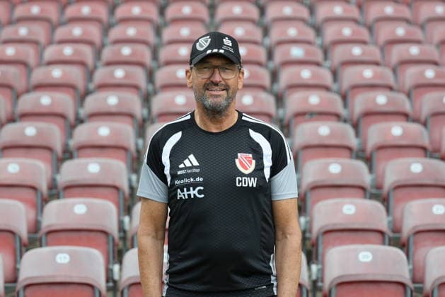 Claus-Dieter Wollitz (Chef-Trainer); FC Energie Cottbus; 2.Liga, Porträttermin 2026 2027 Fussball 2. Liga 2026 2027 Offizieller Portraitermin FC Energie Cottbus *** Claus Dieter Wollitz, Head Coach of FC Energie Cottbus (2. Bundesliga), Official Photo Session 2026–2027, Soccer, 2. Bundesliga 2026–2027, Official Photo Session for FC Energie Cottbus
