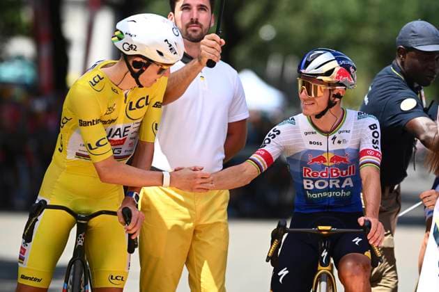 Tour de France 2026 Stage 17 VOIRON, FRANCE - JULY 22 : Pogacar Tadej (SLO) of UAE Team Emirates - XRG and Evenepoel Remco (BEL) of Red Bull - BORA - Hansgrohe during stage 17 of the 113rd edition of Tour de France an UCI World Tour 2.UWT cycling road race stage for Men Elite of 175 km with start in Chambery and finish in Voiron on July 22, 2026 in Voiron, France, 22 07 2026 ( Motordriver Kurt Vandenborre - Voiron France  Copyright: xGvgx
