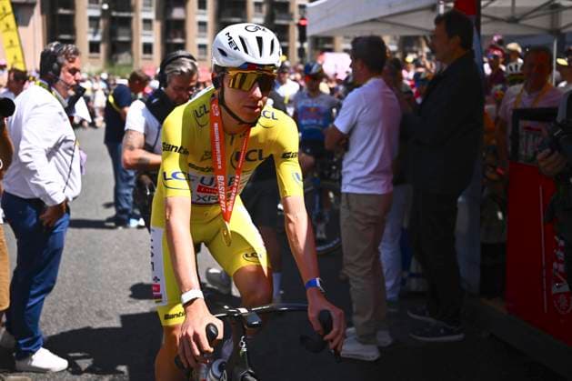 Tour de France 2026 Stage 17 VOIRON, FRANCE - JULY 22 : Pogacar Tadej (SLO) of UAE Team Emirates - XRG during stage 17 of the 113rd edition of Tour de France an UCI World Tour 2.UWT cycling road race stage for Men Elite of 175 km with start in Chambery and finish in Voiron on July 22, 2026 in Voiron, France, 22 07 2026 ( Motordriver Kurt Vandenborre - Voiron France  Copyright: xGvgx