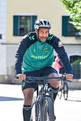 22.07.2026, AUT, Fußball, Herren, 1. Bundesliga, Trainingslager, Saison 2026 2027, Zell am Ziller, SV Werder Bremen Trainer Daniel Thioune (Werder Bremen) Zell am Ziller Parkstadion Tirol Österreich *** July 22, 2026, Austria, Soccer, Men s, 1. Bundesliga, Training Camp, 2026–2027 Season, Zell am Ziller, SV Werder Bremen Coach Daniel Thioune Werder Bremen Zell am Ziller Parkstadion Tyrol Austria Copyright: xNordphotox xHafnerx