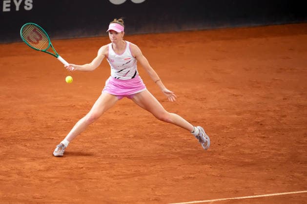 MSC Hamburg Ladies Open - Day 3 Simona Waltert of Switzerland plays against Mayar Sherif of Egypt during their round of 32 match at the 2026 MSC Hamburg Ladies Open women s tennis tournament at Am Rothenbaum in Hamburg, Germany. Hamburg Hamburg Germany  Copyright: xOwenxHammondx originalFilename:hammond-2026msch260722_npQHU.jpg