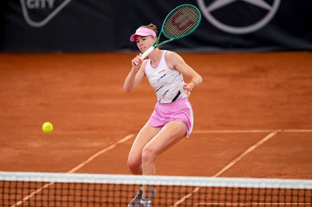 MSC Hamburg Ladies Open - Day 3 Simona Waltert of Switzerland plays against Mayar Sherif of Egypt during their round of 32 match at the 2026 MSC Hamburg Ladies Open women s tennis tournament at Am Rothenbaum in Hamburg, Germany. Hamburg Hamburg Germany  Copyright: xOwenxHammondx originalFilename:hammond-2026msch260722_npyH2.jpg