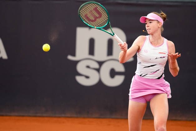 MSC Hamburg Ladies Open - Day 3 Simona Waltert of Switzerland plays against Mayar Sherif of Egypt during their round of 32 match at the 2026 MSC Hamburg Ladies Open women s tennis tournament at Am Rothenbaum in Hamburg, Germany. Hamburg Hamburg Germany  Copyright: xOwenxHammondx originalFilename:hammond-2026msch260722_npYwF.jpg