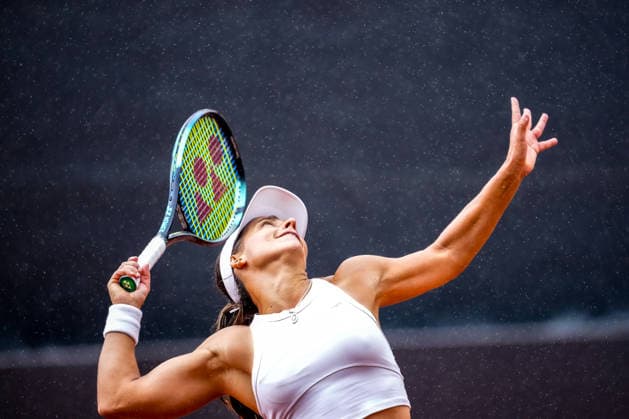 MSC Hamburg Ladies Open - Day 3 Maria Lourdes Carle of Argentina plays during her round of 16 match against second seed Anhelina Kalinina of Ukraine at the 2026 MSC Hamburg Ladies Open women s tennis tournament at Am Rothenbaum in Hamburg, Germany. Hamburg Hamburg Germany  Copyright: xOwenxHammondx originalFilename:hammond-2026msch260722_npbE2.jpg