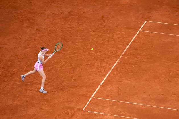MSC Hamburg Ladies Open - Day 3 Simona Waltert of Switzerland plays against Mayar Sherif of Egypt during their round of 32 match at the 2026 MSC Hamburg Ladies Open women s tennis tournament at Am Rothenbaum in Hamburg, Germany. Hamburg Hamburg Germany  Copyright: xOwenxHammondx originalFilename:hammond-2026msch260722_np9sX.jpg