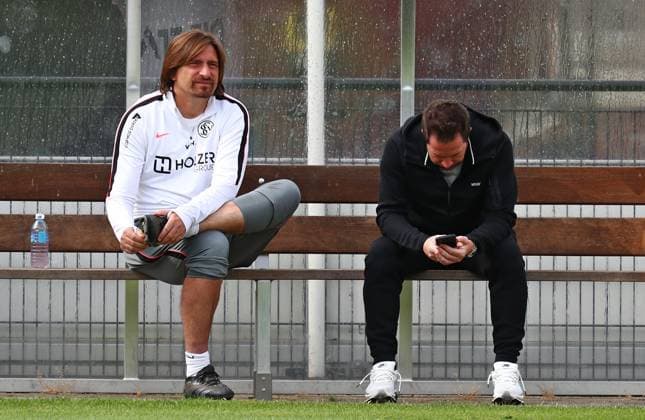 22.07.2026, NED, Fußball, Herren, 1. Bundesliga, Saison 2026 2027, Trainingslager, Rasenplatz , SV Elversberg Trainer Vincent Wagner und Sportdirektor Christian Weber ( Elversberg ) Stroe Rasenplatz Gelderland Niederlande *** July 22, 2026, NED, Soccer, Men s, 1. Bundesliga, 2026–2027 Season, Training Camp, Grass Field, SV Elversberg Coach Vincent Wagner and Sports Director Christian Weber, Elversberg, Stroe, Grass Field, Gelderland, Netherlands Copyright: xNordphotox xSMx