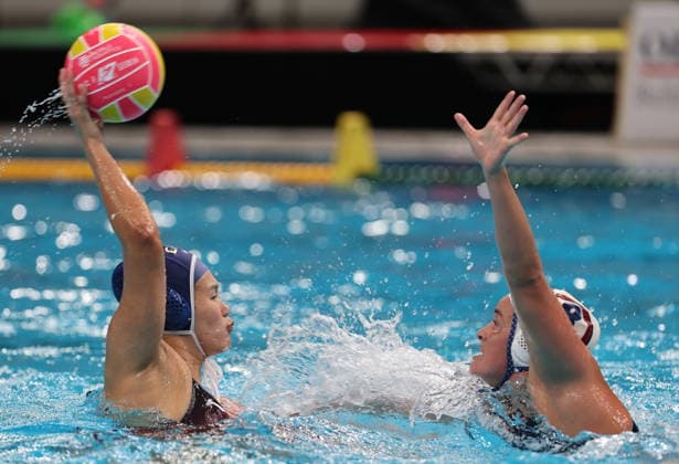 (260722) -- SYDNEY, July 22, 2026 -- Ryann Neushul (R) of the United States and Wang Xuan of China compete during the quarterfinal match between China and the United States at the Women s Water polo, Wasserball World Cup 2026 - Final in Sydney, Australia, July 22, 2026. ) (SP)AUSTRALIA-SYDNEY-WATER POLO-WOMEN S WORLD CUP-FINAL-CHN VS USA GongxBing 