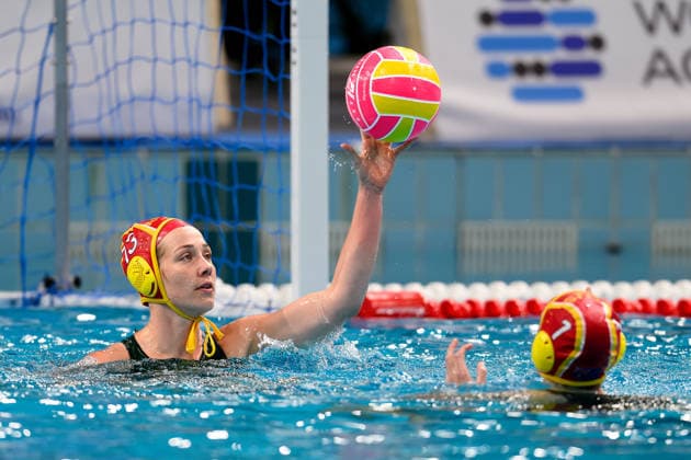 Water polo, Wasserball WORLD CUP AUSTRALIA ITALY, Genevieve Longman of Australia throws the ball during the Water Polo World Cup Womens Quarter Final match between Australia and Italy at Sydney Olympic Park Aquatic Centre in Sydney, Wednesday, July 22, 2026. ( NO ARCHIVING, EDITORIAL USE ONLY SYDNEY NEW SOUTH WALES AUSTRALIA  Copyright: xSTEVExMARKHAMx 20260722174381236750