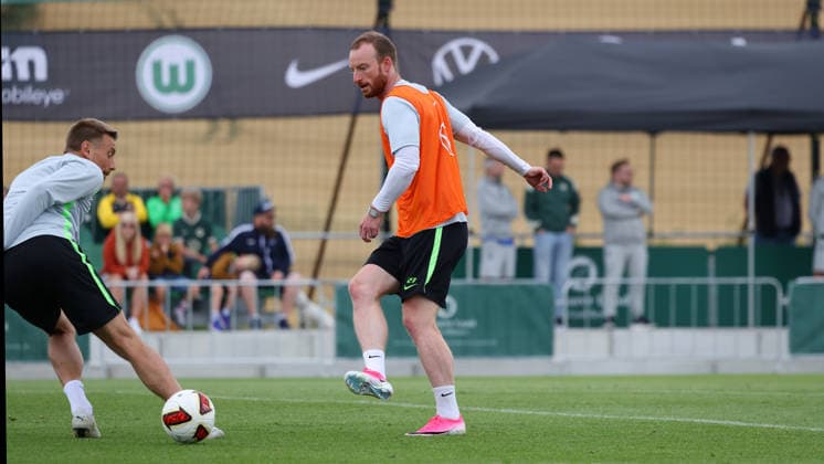 VfL Trainingslager, Weimarer Land Blankenhain, 22.07.2026, Fußball, Herren, Saison 2026 2027, 2. BL, VfL Wolfsburg, Sommer-Trainingslager: Tag 4., Hauke Wahl (VfL Wolfsburg), Maximilian Arnold (VfL Wolfsburg) Weimarer Land, Thüringen Deutschland *** VfL Training Camp, Weimarer Land Blankenhain, July 22, 2026, Soccer, Men s, 2026–2027 Season, 2. Bundesliga, VfL Wolfsburg, Summer Training Camp Day 4, Hauke Wahl (VfL Wolfsburg), Maximilian Arnold (VfL Wolfsburg), Weimarer Land, Thuringia, Germany