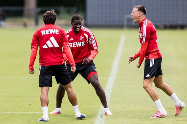COLOGNE, GERMANY - JULY 22: Ragnar Ache (1. FC Koeln, 9) and Said El Mala (1. FC Koeln, 13) cheering during a training session of season 2026 27 at Geissbockheim on July 22, 2026 in Cologne, Germany. North Rhine Westphalia Germany Copyright: xSteffiexWunderlx