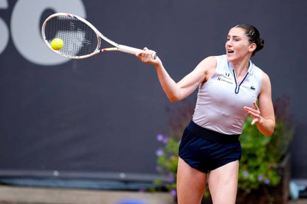 MSC Hamburg Ladies Open - Day 3 Elsa Jacquemot of France plays against Tessa Johanna Brockmann of Germany during their Round of 32 match at the 2026 MSC Hamburg Ladies Open Women s tennis tournament at Am Rothenbaum in Hamburg, Germany. Hamburg Hamburg Germany  Copyright: xOwenxHammondx originalFilename:hammond-2026msch260722_np4Mv.jpg