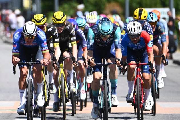 Tour de France 2026 Stage 17 VOIRON, FRANCE - JULY 22 : Van Der Poel Mathieu (NED) of Alpecin - Premier Tech, Jorgenson Matteo (USA) of Team Visma Lease a Bike during stage 17 of the 113rd edition of Tour de France an UCI World Tour 2.UWT cycling road race stage for Men Elite of 175 km with start in Chambery and finish in Voiron on July 22, 2026 in Voiron, France, 22 07 2026 ( Motordriver Kurt Vandenborre - Voiron France  Copyright: xGvgx