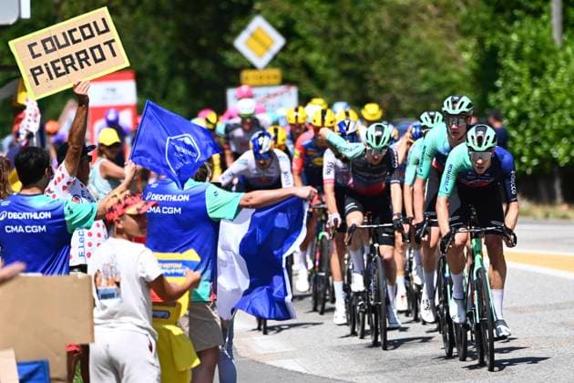 Tour de France 2026 Stage 17 VOIRON, FRANCE - JULY 22 : riders of team Decathlon CMA CGM Team during stage 17 of the 113rd edition of Tour de France an UCI World Tour 2.UWT cycling road race stage for Men Elite of 175 km with start in Chambery and finish in Voiron on July 22, 2026 in Voiron, France, 22 07 2026 ( Motordriver Kurt Vandenborre - Voiron France  Copyright: xGvgx