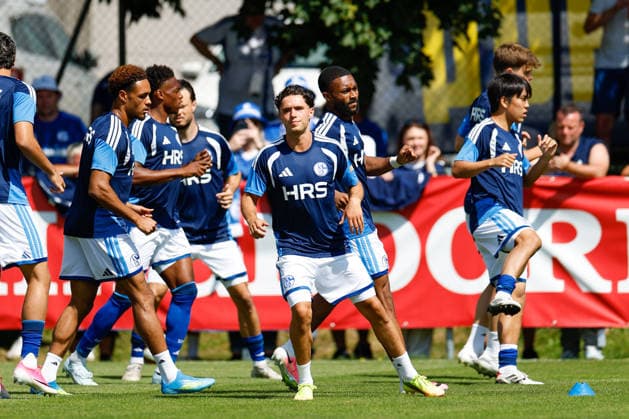 SOCCER - Schalke vs Kharkiv, test match KEMATEN,AUSTRIA,22.JUL.26 - SOCCER - 1. DFL, 1. Deutsche Bundesliga, Premjer-Liha, FC Schalke 04 vs FC Kharkiv, test match. Image shows the team of Schalke.  GEPAxpictures xMarkoxVulic
