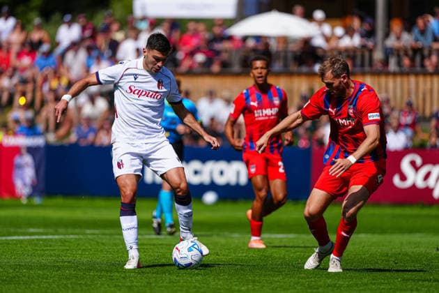 Santiago Castro (FC Bologna, 09), Tim Siersleben (1. FC Heidenheim, 04) ITA, FC Bologna vs. 1. FC Nürnberg, Fussball, Testspiel, Saison 2026 2027, 22.07.2026 ITA, FC Bologna vs. 1. FC Nürnberg, Fussball, Testspiel, Saison 2026 2027, 22.07.2026 Mühlbach *** Santiago Castro, FC Bologna, 09; Tim Siersleben, 1 FC Heidenheim, 04; ITA, FC Bologna vs. 1 FC Nürnberg, Soccer, Friendly, 2026–2027 Season, July 22, 2026 ITA, FC Bologna vs. 1 FC Nürnberg, Soccer, Friendly, 2026–2027 Season, July 22, 2026 Mühlbach Copyright: xEibner-Pressefoto MarcelxvonxFehrnx EP_MFN