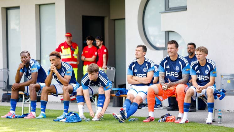 SOCCER - Schalke vs Kharkiv, test match KEMATEN,AUSTRIA,22.JUL.26 - SOCCER - 1. DFL, 1. Deutsche Bundesliga, Premjer-Liha, FC Schalke 04 vs FC Kharkiv, test match. Image shows the team of Schalke.  GEPAxpictures xMarkoxVulic