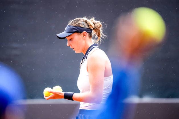 MSC Hamburg Ladies Open - Day 3 Alina Charaeva of Armenia plays during her round of 16 match against eighth seed Sinja Kraus of Austria at the 2026 MSC Hamburg Ladies Open women s tennis tournament at Am Rothenbaum in Hamburg, Germany, on july 22, 2026. Hamburg Hamburg Germany  Copyright: xOwenxHammondx originalFilename:hammond-2026msch260722_np7Md.jpg