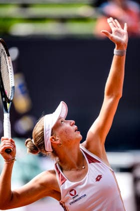 MSC Hamburg Ladies Open - Day 3 Sinja Kraus of Austria plays against Alina Charaeva of Armenia during their round of 16 match at the 2026 MSC Hamburg Ladies Open women s tennis tournament at Am Rothenbaum in Hamburg, Germany, on july 22, 2026. Hamburg Hamburg Germany  Copyright: xOwenxHammondx originalFilename:hammond-2026msch260722_np08B.jpg