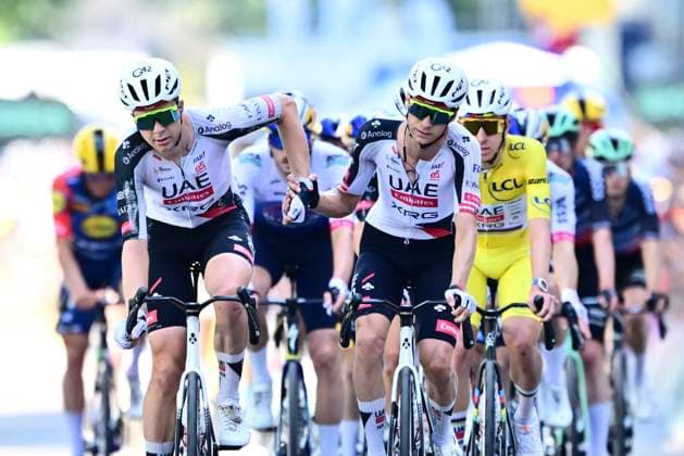 Tour de France 2026 Stage 17 VOIRON, FRANCE - JULY 22 : Vermeersch Florian (BEL) of UAE Team Emirates - XRG during stage 17 of the 113rd edition of Tour de France an UCI World Tour 2.UWT cycling road race stage for Men Elite of 175 km with start in Chambery and finish in Voiron on July 22, 2026 in Voiron, France, 22 07 2026 ( Motordriver Kurt Vandenborre - Voiron France  Copyright: xPeterxDexVoechtx