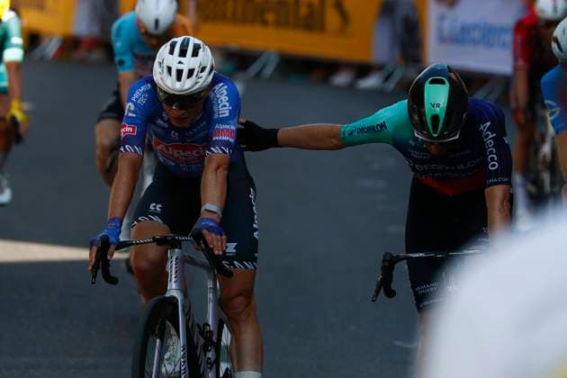 Tour de France 2026 Stage 17 VOIRON, FRANCE - JULY 22 : Philipsen Jasper (BEL) of Alpecin - Premier Tech celebrates the victory after stage 17 of the 113rd edition of Tour de France an UCI World Tour 2.UWT cycling road race stage for Men Elite of 175 km with start in Chambery and finish in Voiron on July 22, 2026 in Voiron, France, 22 07 2026 ( Motordriver Kurt Vandenborre - Voiron France  Copyright: xLucaxBettinix