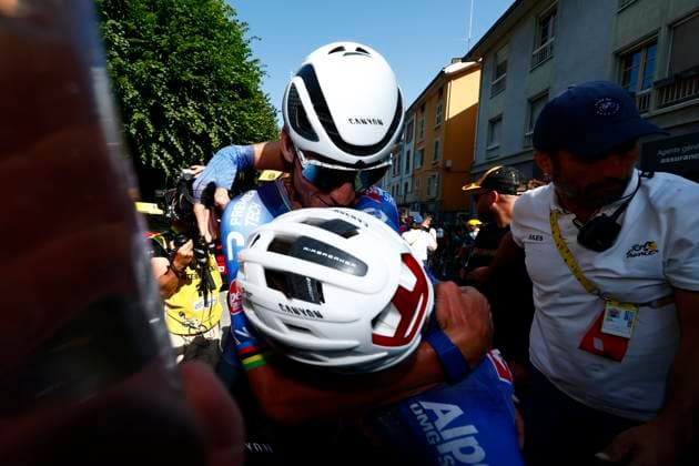 Tour de France 2026 Stage 17 VOIRON, FRANCE - JULY 22 : Van Der Poel Mathieu (NED) of Alpecin - Premier Tech and Philipsen Jasper (BEL) of Alpecin - Premier Tech celebrates the victory after stage 17 of the 113rd edition of Tour de France an UCI World Tour 2.UWT cycling road race stage for Men Elite of 175 km with start in Chambery and finish in Voiron on July 22, 2026 in Voiron, France, 22 07 2026 ( Motordriver Kurt Vandenborre - Voiron France  Copyright: xLucaxBettinix