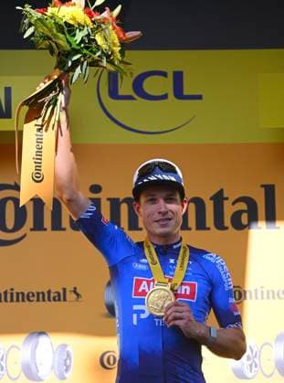 Tour de France 2026 Stage 17 VOIRON, FRANCE - JULY 22 : Philipsen Jasper (BEL) of Alpecin - Premier Tech pictured during the podium ceremony of stage 17 of the 113rd edition of Tour de France an UCI World Tour 2.UWT cycling road race stage for Men Elite of 175 km with start in Chambery and finish in Voiron on July 22, 2026 in Voiron, France, 22 07 2026 ( Motordriver Kurt Vandenborre - Voiron France  Copyright: xGvgx