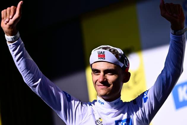 Tour de France 2026 Stage 17 VOIRON, FRANCE - JULY 22 : Del Toro Isaac (MEX) of UAE Team Emirates - XRG pictured with the white jersey during the podium ceremony of stage 17 of the 113rd edition of Tour de France an UCI World Tour 2.UWT cycling road race stage for Men Elite of 175 km with start in Chambery and finish in Voiron on July 22, 2026 in Voiron, France, 22 07 2026 ( Motordriver Kurt Vandenborre - Voiron France  Copyright: xPeterxDexVoechtx