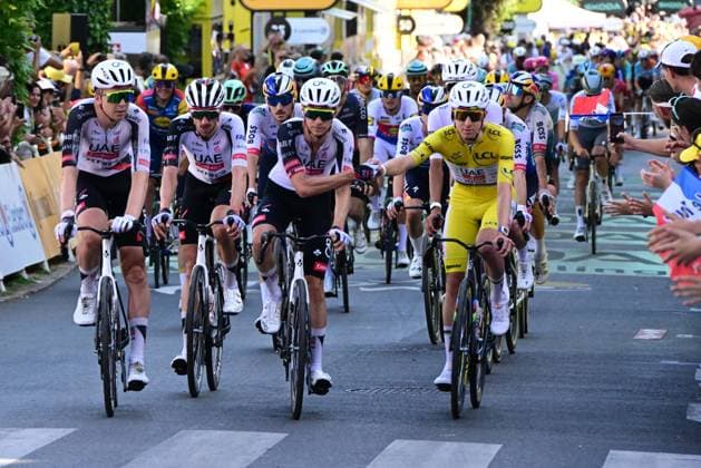 Tour de France 2026 - UCI Cycling Race Pierre Teyssot MAXPPP ; Tour de France 2026 - UCI Cycling Race. Voiron, France on July 22, 2026. 17th stage of the 113th edition of the Tour de France cycling race, 174,7 km between Chambéry and Voiron in the French Alps. At the finish, in the last curve, In yellow, Tadej Pogacar (SLO) UAE Team Emirates and Team mates Pierre Teyssot Maxppp Voiron Isere France  Copyright: xMAXPPPxPierrexTeyssotx DSC_6812 DSC_6812
