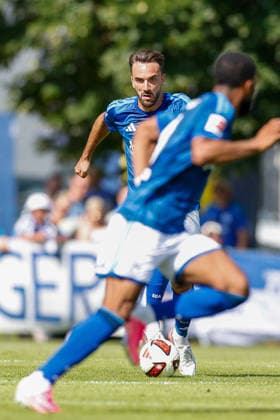 SOCCER - Schalke vs Kharkiv, test match KEMATEN,AUSTRIA,22.JUL.26 - SOCCER - 1. DFL, 1. Deutsche Bundesliga, Premjer-Liha, FC Schalke 04 vs FC Kharkiv, test match. Image shows Kenan Karaman (Schalke).  GEPAxpictures xMarkoxVulic