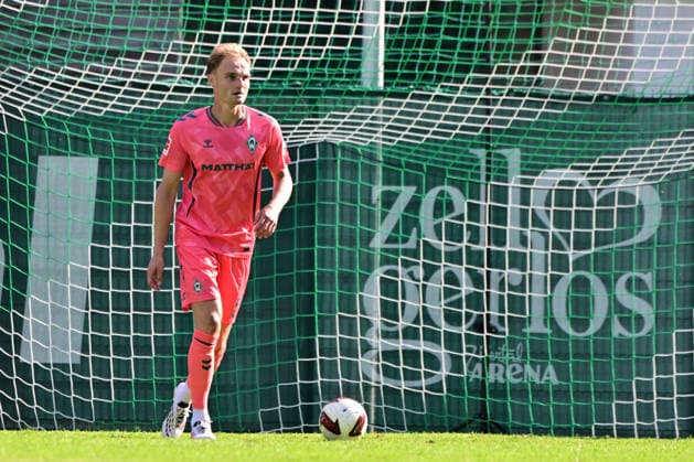 22.07.2026, AUT, Freundschaftsspiel SV Werder Bremen vs Fagiano Okayama Fussball, Saison 2026 2027), Amos Pieper (Werder Bremen 05); Zell am Ziller Parkstadion Zillertal Österreich *** July 22, 2026, Austria, Friendly Match: SV Werder Bremen vs. Fagiano Okayama, Soccer, 2026–2027 Season, Amos Pieper, Werder Bremen 05, Zell am Ziller, Parkstadion Zillertal, Austria Copyright: xnordphotoxGmbHx xKFOTOx