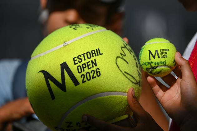 July 22, 2026, Lisbon, Lisbon, Portugal: Detail of an autographed giant tennis ball held by a fan during the Round of 16 at the Millennium Estoril Open ATP, Tennis Herren tennis tournament at Clube de Tenis do Estoril. Lisbon Portugal - ZUMAr238 20260722_zip_r238_047 Copyright: xRicardoxRochax