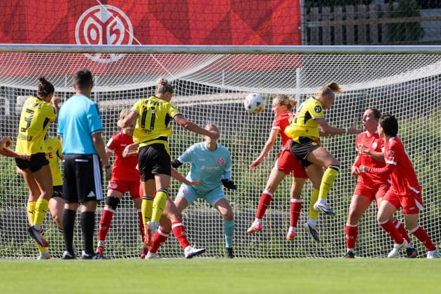Fussball - Frauen - Testspiel - 1. FSV Mainz 05 - Borussia Dortmund - 22.07.26, 1:0 durch Alexandra Popp (BVB), Hopfgarten Hopfgarten Tirol Österreich *** Women s Soccer Friendly Match 1: FSV Mainz 05 vs. Borussia Dortmund, July 22, 2026; 1–0 (goal by Alexandra Popp, BVB), Hopfgarten, Hopfgarten, Tyrol, Austria
