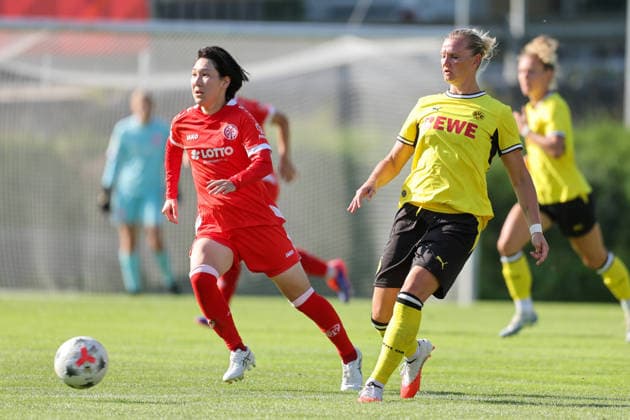 Fussball - Frauen - Testspiel - 1. FSV Mainz 05 - Borussia Dortmund - 22.07.26, Yurina Imai (Mainz), Alexandra Popp (BVB), Hopfgarten Hopfgarten Tirol Österreich *** Women s Soccer Friendly Match 1: FSV Mainz 05 vs. Borussia Dortmund, July 22, 2026; Yurina Imai (Mainz), Alexandra Popp (BVB), Hopfgarten, Hopfgarten, Tyrol, Austria