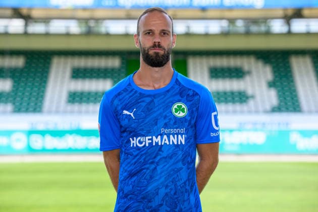 22.07.2026 - SpVgg Greuther Fürth ( Kleeblatt Spielvereinigung ) - 2. BL Fussball Bundesliga - Saison 2026 2027 - Fototermin Porträttermin Vorstellung Präsentation Pressetermin - - Einzelbild Einzelfoto Portrait Porträt Kopfbild - Christian Ortag (39, SpVgg Greuther Fürth ) *** July 22, 2026 SpVgg Greuther Fürth Kleeblatt Spielvereinigung 2nd Division Soccer Bundesliga 2026–2027 Season Photo Shoot Portrait Session Introduction Presentation Press Conference Single Image Individual Photo Portrait Headshot Christian Ortag 39, SpVgg Greuther Fürth