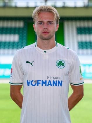22.07.2026 - SpVgg Greuther Fürth ( Kleeblatt Spielvereinigung ) - 2. BL Fussball Bundesliga - Saison 2026 2027 - Fototermin Porträttermin Vorstellung Präsentation Pressetermin - - Einzelbild Einzelfoto Portrait Porträt Kopfbild - Philipp Müller (36, SpVgg Greuther Fürth ) *** July 22, 2026 SpVgg Greuther Fürth Kleeblatt Spielvereinigung 2nd Division Soccer Bundesliga 2026–2027 Season Photo Shoot Portrait Session Introduction Presentation Press Conference Single Image Individual Photo Portrait Headshot Philipp Müller 36, SpVgg Greuther Fürth