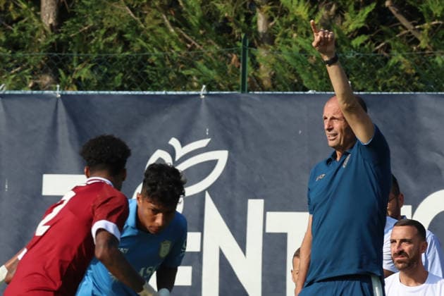 SSC Napoli v Arezzo - Pre Season Friendly Match Massimiliano Allegri, coach of Napoli, during a preseason friendly soccer match between Napoli and Arezzo at Stadio Carciato in Dimaro Folgarida, Trento, Italy, on July 22, 2026. Dimaro Folgarida Trento Italy  Copyright: xCiroxDexLucax originalFilename:deluca-sscnapol260722_npjO3.jpg