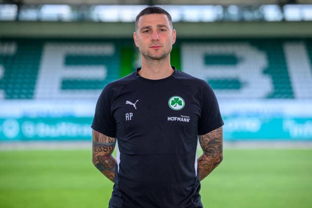 22.07.2026 - SpVgg Greuther Fürth ( Kleeblatt Spielvereinigung ) - 2. BL Fussball Bundesliga - Saison 2026 2027 - Fototermin Porträttermin Vorstellung Präsentation Pressetermin - - Einzelbild Einzelfoto Portrait Porträt Kopfbild - Aleksandro Petrovic ( Co-Trainer SpVgg Greuther Fürth ) *** July 22, 2026 SpVgg Greuther Fürth Kleeblatt Spielvereinigung 2nd Division Soccer Bundesliga 2026–2027 Season Photo Shoot Portrait Session Introduction Presentation Press Event Single Image Individual Photo Portrait Headshot Aleksandro Petrovic Assistant Coach SpVgg Greuther Fürth