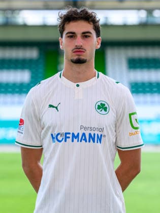 22.07.2026 - SpVgg Greuther Fürth ( Kleeblatt Spielvereinigung ) - 2. BL Fussball Bundesliga - Saison 2026 2027 - Fototermin Porträttermin Vorstellung Präsentation Pressetermin - - Einzelbild Einzelfoto Portrait Porträt Kopfbild - Maxim Dal (5, SpVgg Greuther Fürth ) *** July 22, 2026 SpVgg Greuther Fürth Kleeblatt Spielvereinigung 2nd Division Soccer Bundesliga 2026–2027 Season Photo Shoot Portrait Session Introduction Presentation Press Event Single Image Individual Photo Portrait Headshot Maxim Dal 5, SpVgg Greuther Fürth