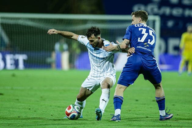 IPA86903532 - Levski s Serginho in action against Universitatea s Anzor Mekvabishvili during the Champions League qualifying match between PFC Levski and SC Universitatea Craiova at Vivacom Arena Georgi Asparuhov in Sofia, Bulgaria, on July 22, 2026  Copyright: xIvanxSxIvanov IPAxSportx xx 86903532