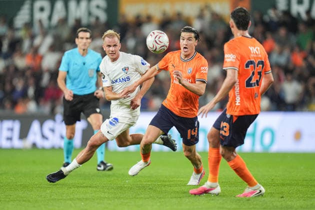 Basaksehir v Inter Turku - UEFA Conference League ISTANBUL, TURKIYE - JULY 22: Eldor Shomurodov (14) of Istanbul Basaksehir in action against Jasse Tuominen (L) of Inter Turku during the UEFA Conference League second qualifying round first-leg match against Inter Turku at Basaksehir Fatih Terim Stadium in Istanbul, Turkiye, on July 22, 2026. Cemal Yurttas Anadolu Istanbul Turkey. Editorial use only. Please get in touch for any other usage.  Copyright: x2026xAnadoluxCemalxYurttasx