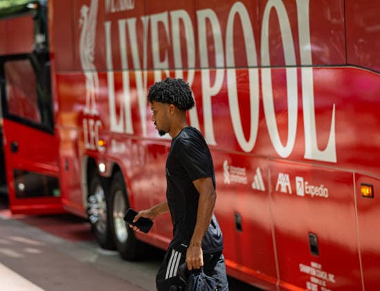 Football - Pre-Seaosn - Liverpool USA Tour Day 3 CHICAGO, USA - Wednesday, July 22, 2026: Liverpool s Calum Scanlon returns to the team hotel after a morning training session in Chicago ahead of the start of the club s pre-season tour of America. The team play friendly games in Nashville, New York and Chicago as they prepare for the start of the new 2026 27 Premier League season. (Photo by David Rawcliffe Propaganda) CHICAGO Chicago ILLINOIS UNITED STATES OF AMERICA  Copyright: xDavidxRawcliffex 2026-07-22-023-Liverpool_Pre-Season_Day_3