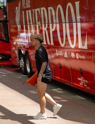 Football - Pre-Seaosn - Liverpool USA Tour Day 3 CHICAGO, USA - Wednesday, July 22, 2026: Liverpool s Harvey Elliott returns to the team hotel after a morning training session in Chicago ahead of the start of the club s pre-season tour of America. The team play friendly games in Nashville, New York and Chicago as they prepare for the start of the new 2026 27 Premier League season. (Photo by David Rawcliffe Propaganda) CHICAGO Chicago ILLINOIS UNITED STATES OF AMERICA  Copyright: xDavidxRawcliffex 2026-07-22-024-Liverpool_Pre-Season_Day_3