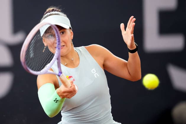 MSC Hamburg Ladies Open - Day 3 Julia Stusek of Germany plays during her Round of 16 match against fifth seed Tamara Korpatsch of Germany at the 2026 MSC Hamburg Ladies Open Women s tennis tournament at Am Rothenbaum in Hamburg, Germany. Hamburg Hamburg Germany  Copyright: xOwenxHammondx originalFilename:hammond-2026msch260722_npc0L.jpg