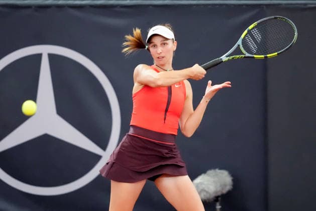 MSC Hamburg Ladies Open - Day 3 Fifth seed Tamara Korpatsch of Germany plays against Julia Stusek of Germany during their round of 16 match at the 2026 MSC Hamburg Ladies Open women s tennis tournament at Am Rothenbaum in Hamburg, Germany. Hamburg Hamburg Germany  Copyright: xOwenxHammondx originalFilename:hammond-2026msch260722_nptaf.jpg